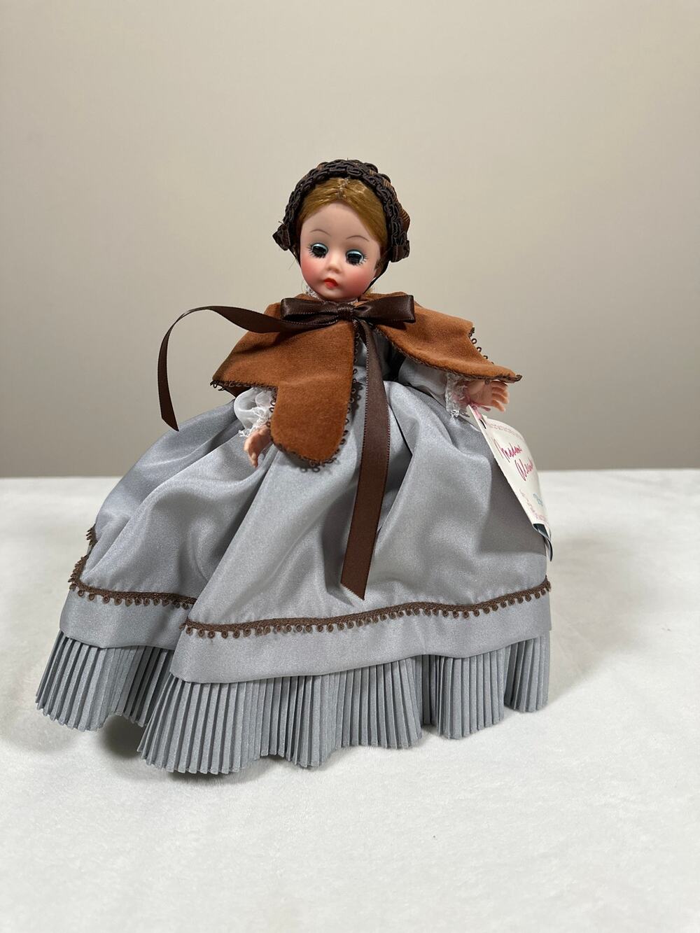 Madame Alexander Portrettes Anastasia 9” Collector Doll #1125 w/ Box & Tag